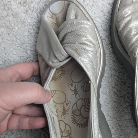 FLY LONDON Wedge women sandals size 37 = 6.5, 7 us color pale shinny gold - Picture 12 of 13